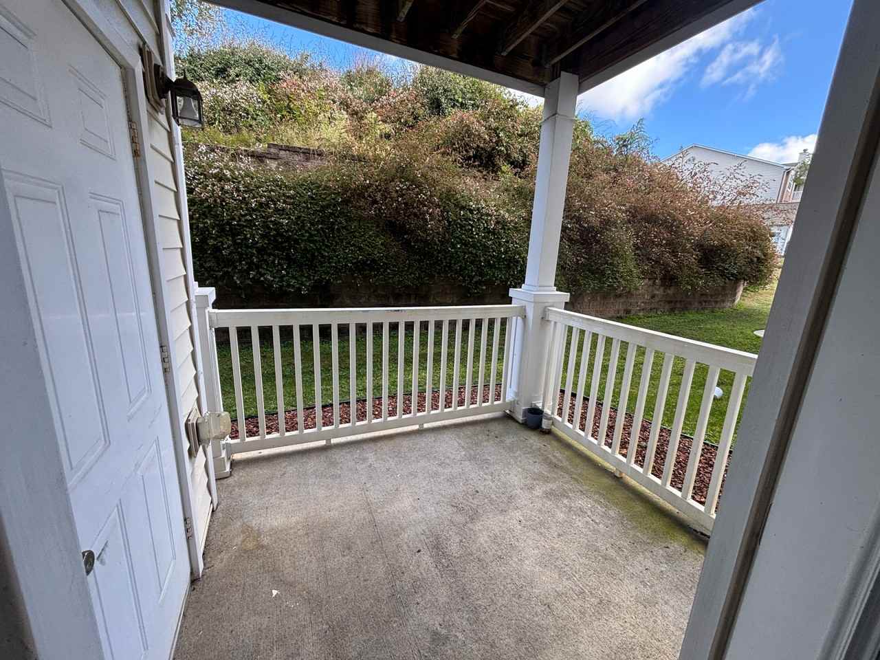 9867 Hyde Glen Ct - Photo 3 of 38