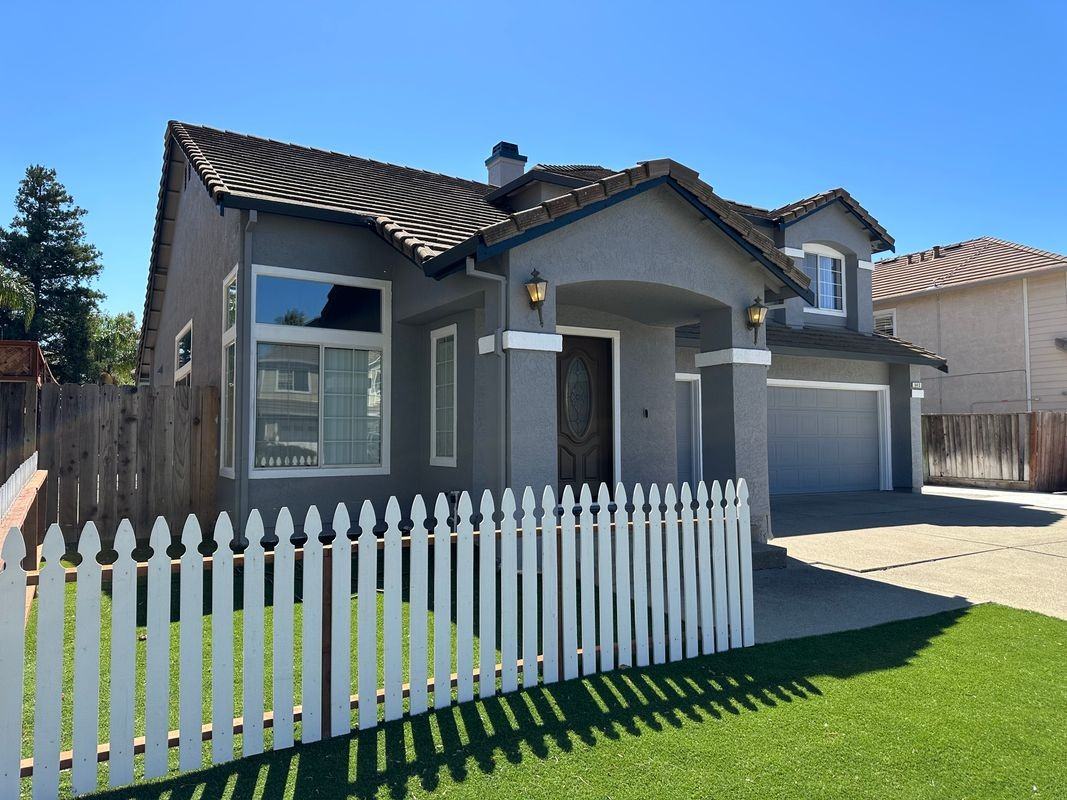 840 Woodsong Ln - Photo 2 of 25