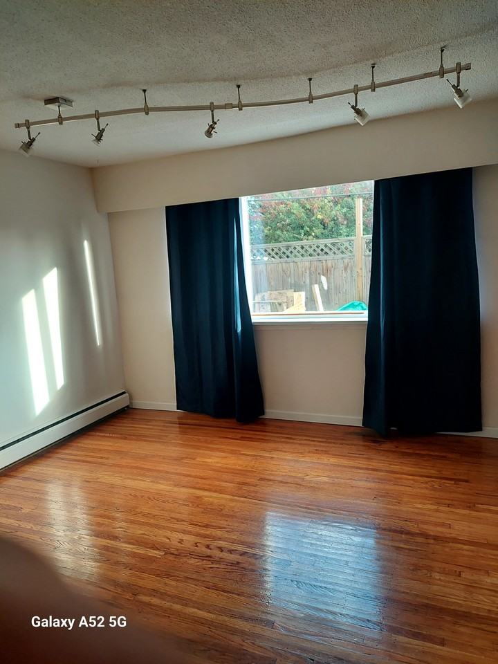 1442 East 1st Avenue 201 - Photo 3 of 9