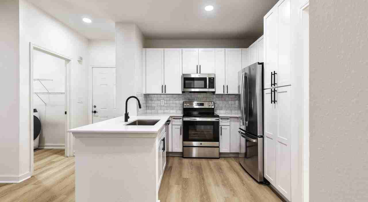 S. 1st @ Riverside Dr #1406 - Photo 3 of 14