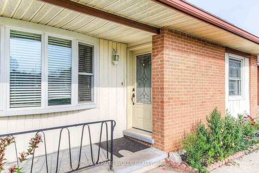 63 Rouse Ave - Photo 2 of 9