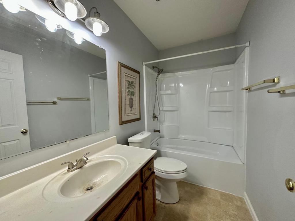 561 Sherman St - Photo 5 of 19