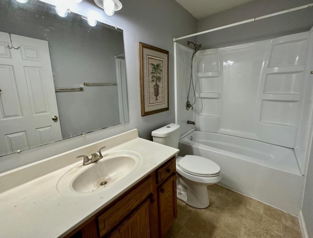 561 Sherman St - Photo 6 of 19