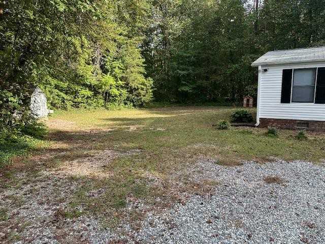 635 Plaza Dr - Photo 2 of 22