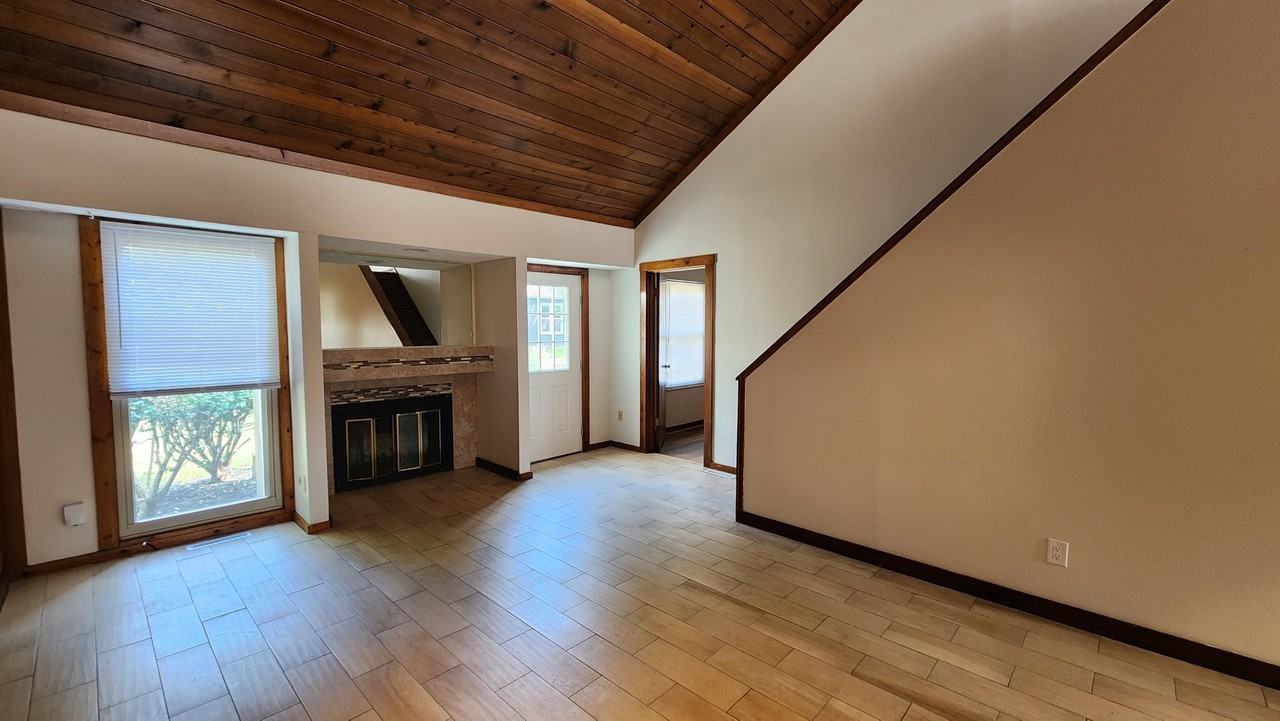 6364 Chippenhook Ct #6364 - Photo 3 of 24