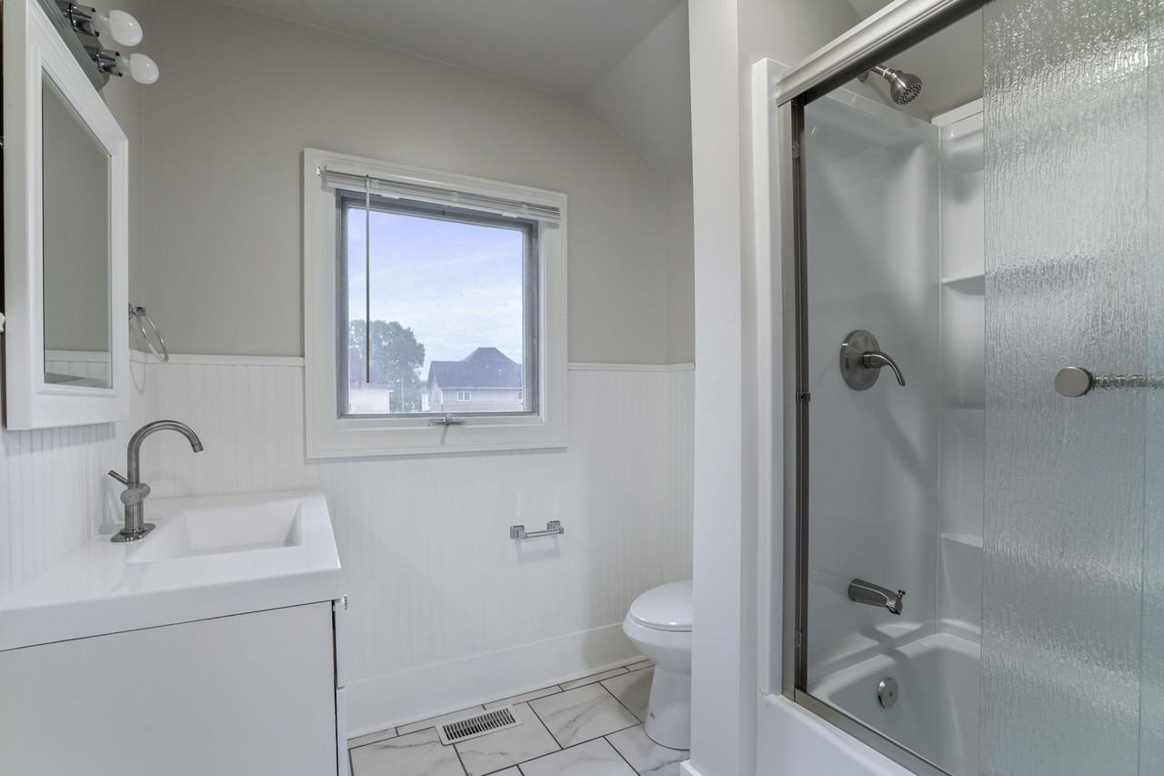 227 Mound St - Photo 2 of 24