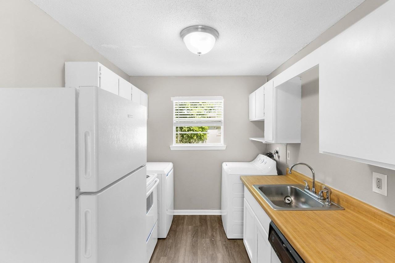 33rd Street Apartments - Photo 2 of 16