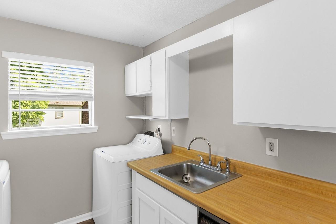 33rd Street Apartments - Photo 7 of 16