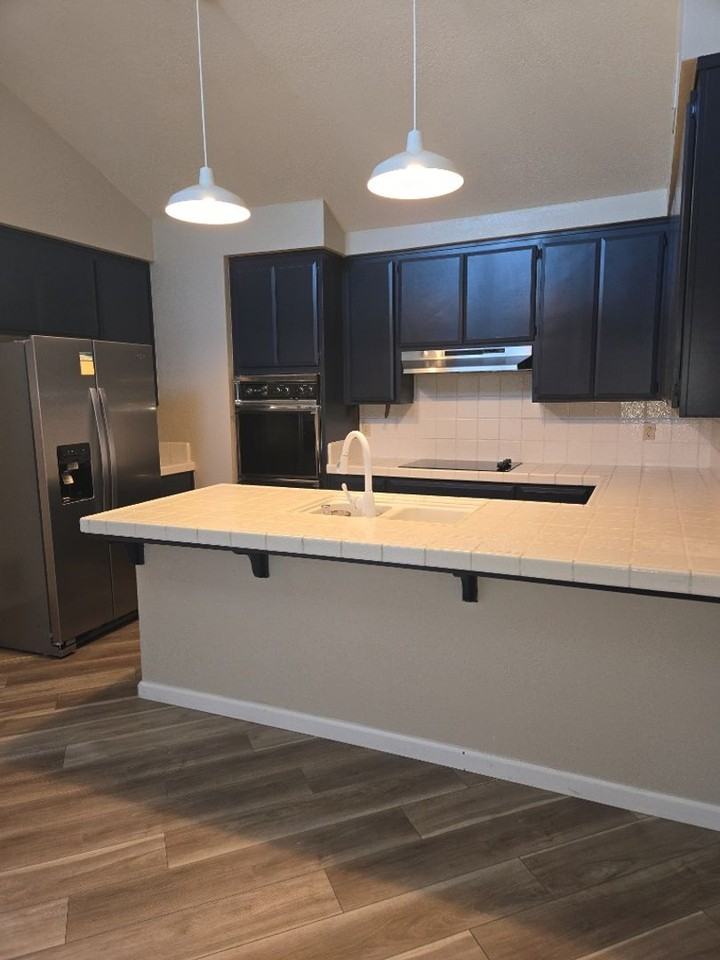 1315 Hawthorne Ct - Photo 2 of 36