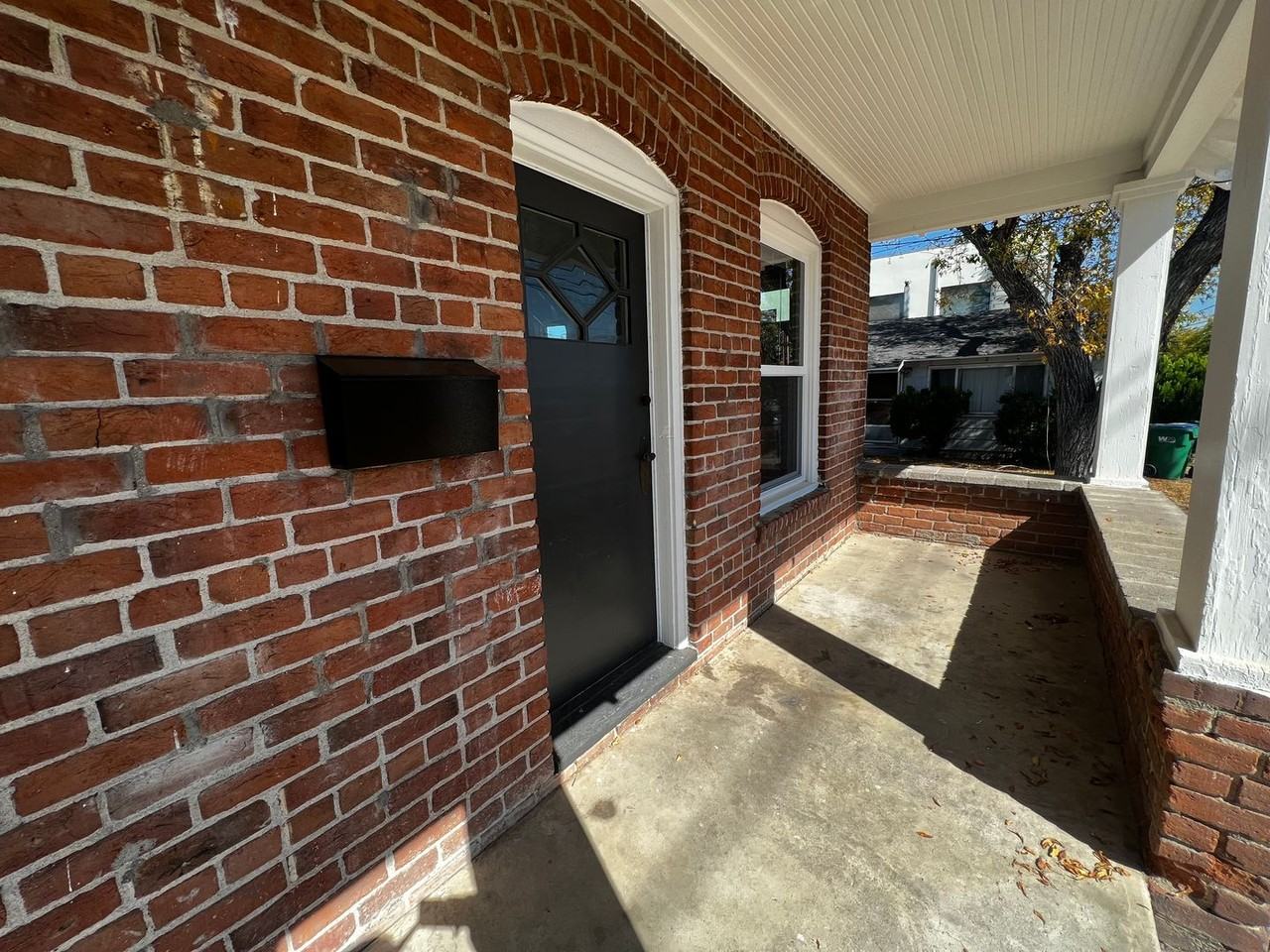 845 W 7th St - Photo 4 of 23