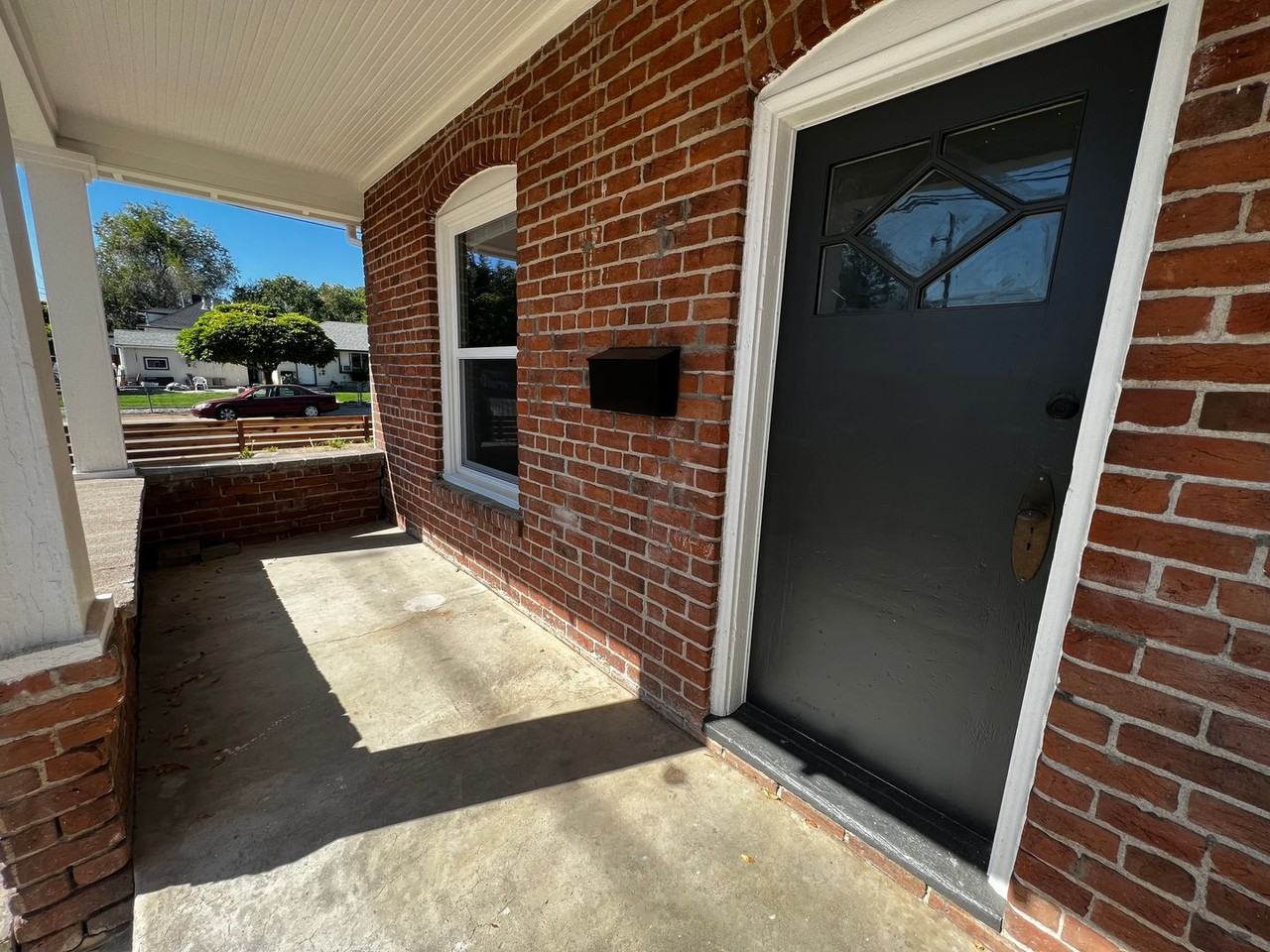 845 W 7th St - Photo 5 of 23