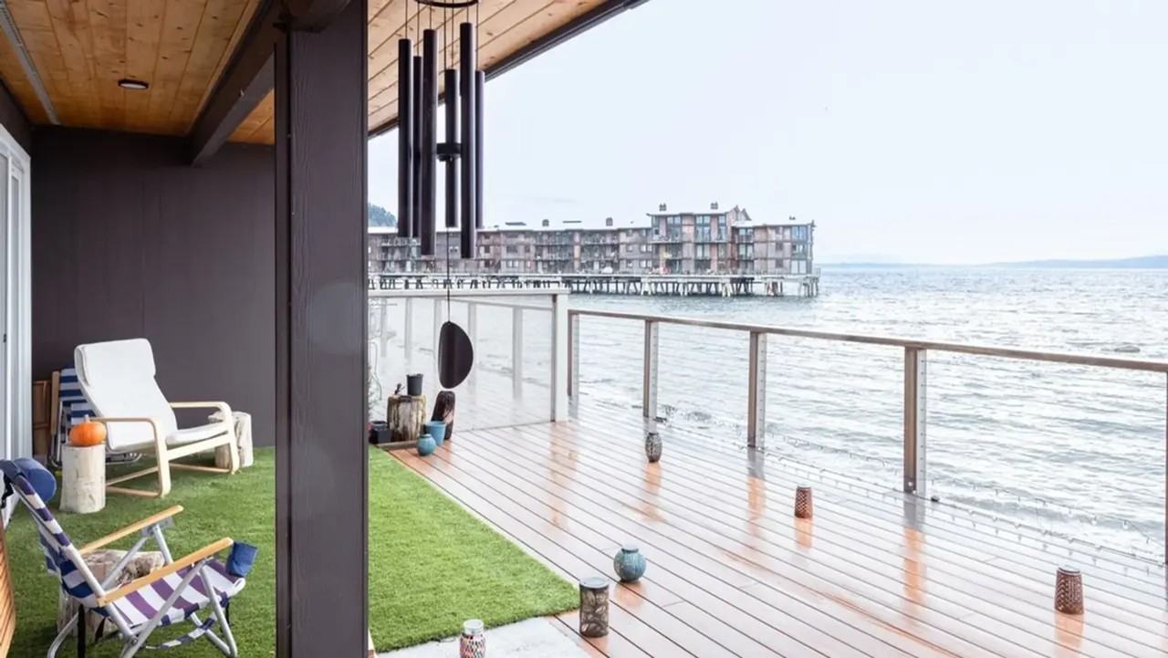 Beachcomber Apartments - Photo 2 of 2