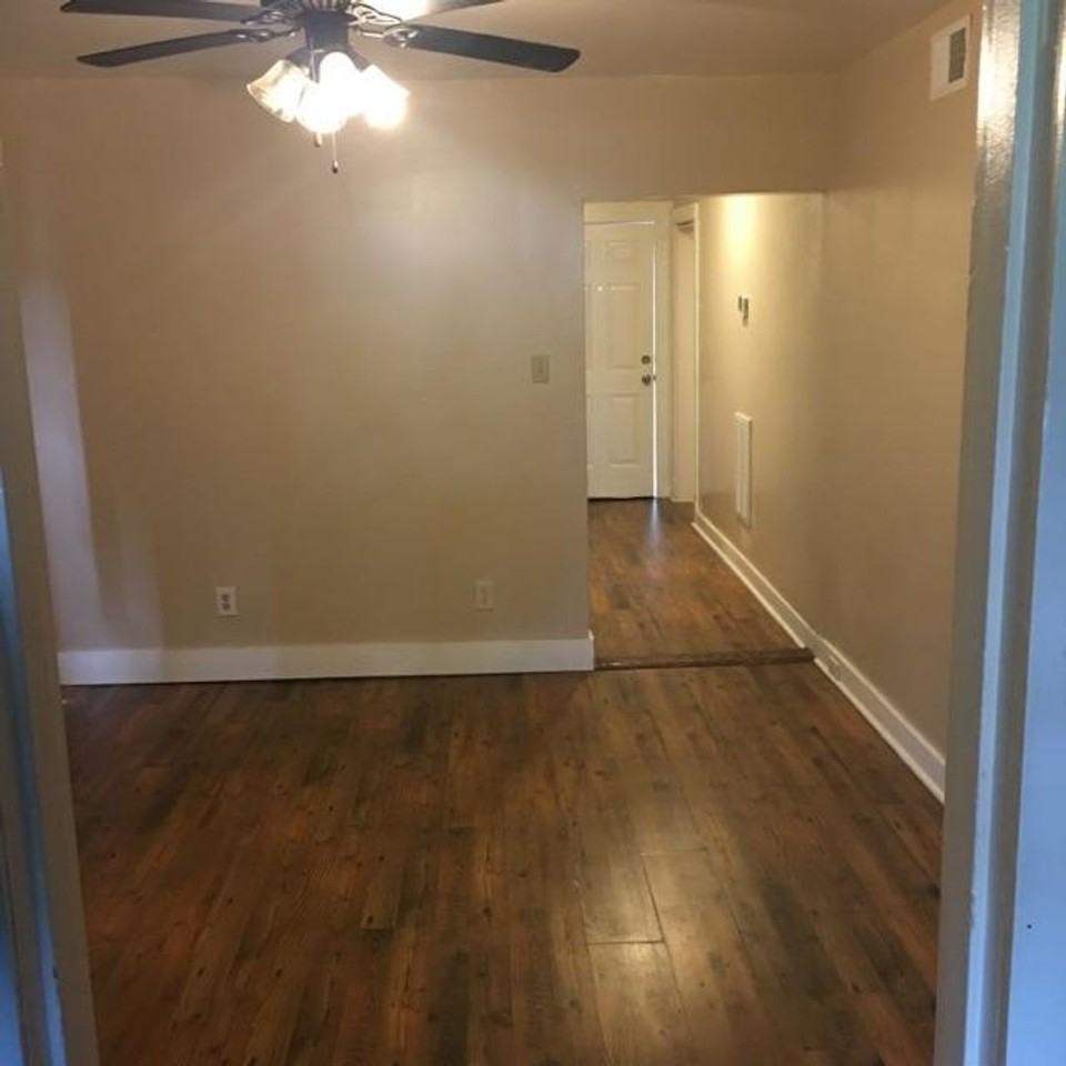 South Oakland Large and renovated 3 bedroom apartment Must SEE! - Photo 2 of 27