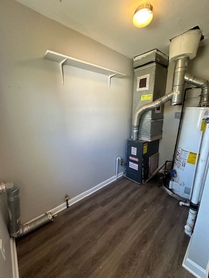 13703 Hendricks Ave - Photo 7 of 12