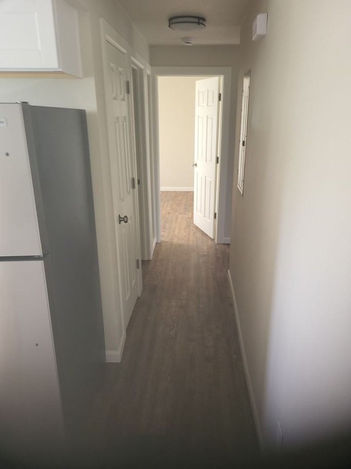 620 Chenowith St - Photo 2 of 26