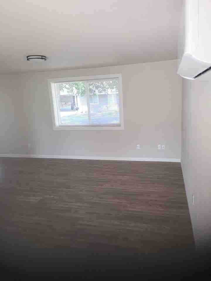 620 Chenowith St - Photo 3 of 26