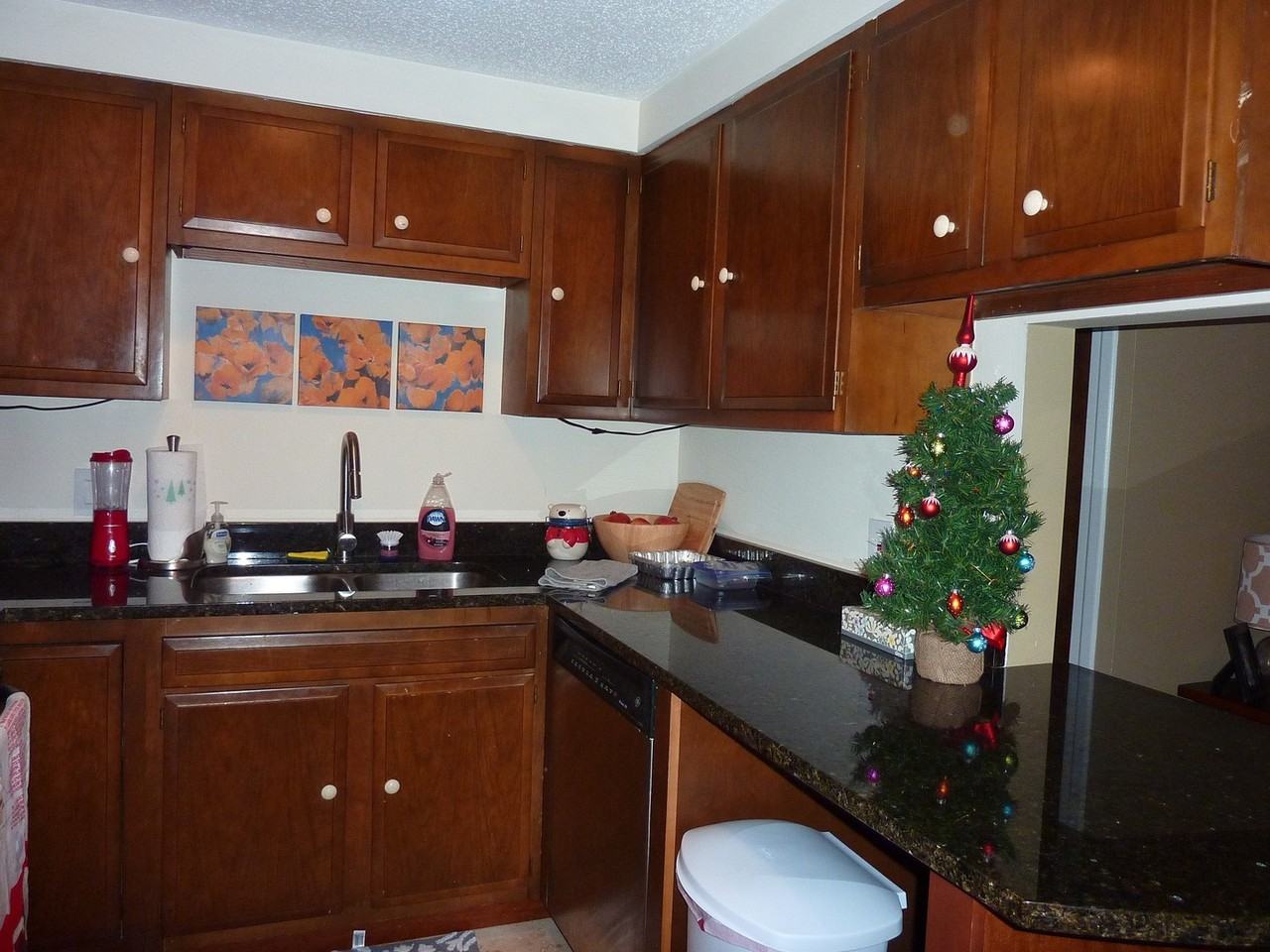 1211 Highland Ave #202 - Photo 3 of 8