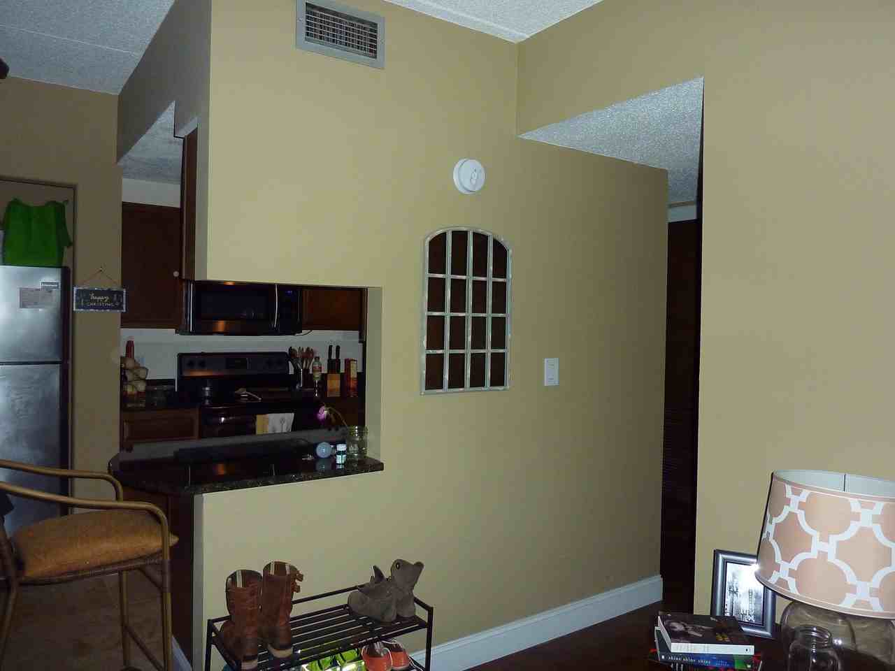 1211 Highland Ave #202 - Photo 6 of 8