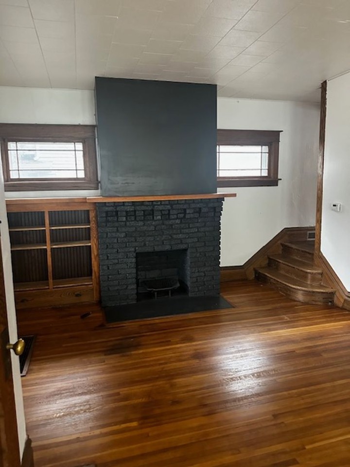 1108 Main St - Photo 5 of 10