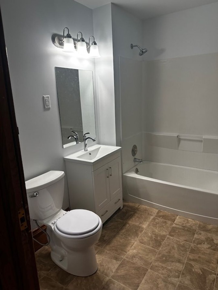 1108 Main St - Photo 6 of 10