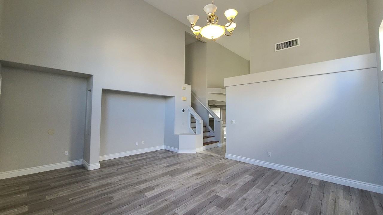 8717 Harvest Valley Ave - Photo 3 of 27