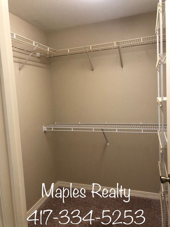 131 Scotch Pine Ct - Photo 3 of 20