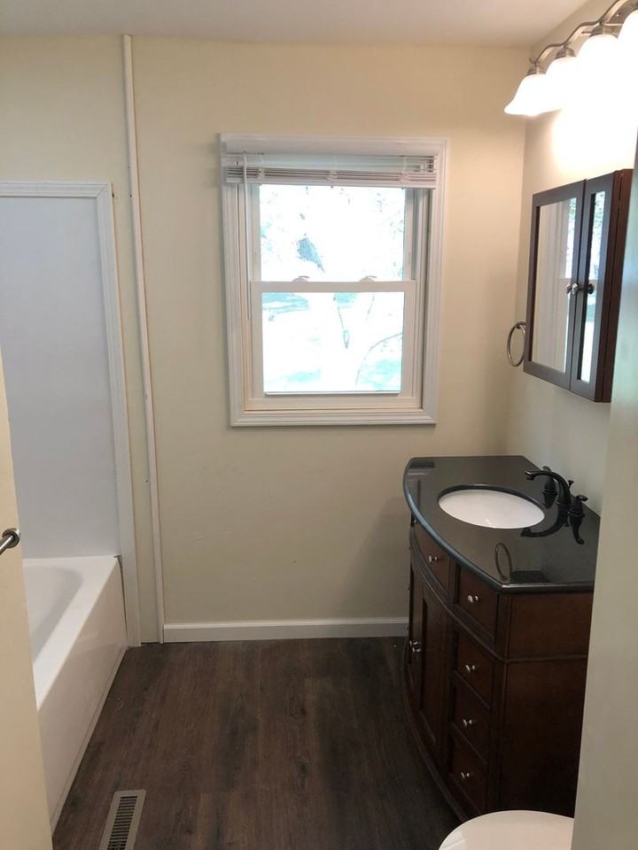 308 Green St - Photo 4 of 11