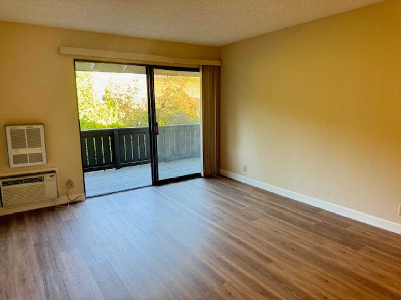 1423 Marchbanks Dr #3 - Photo 3 of 13