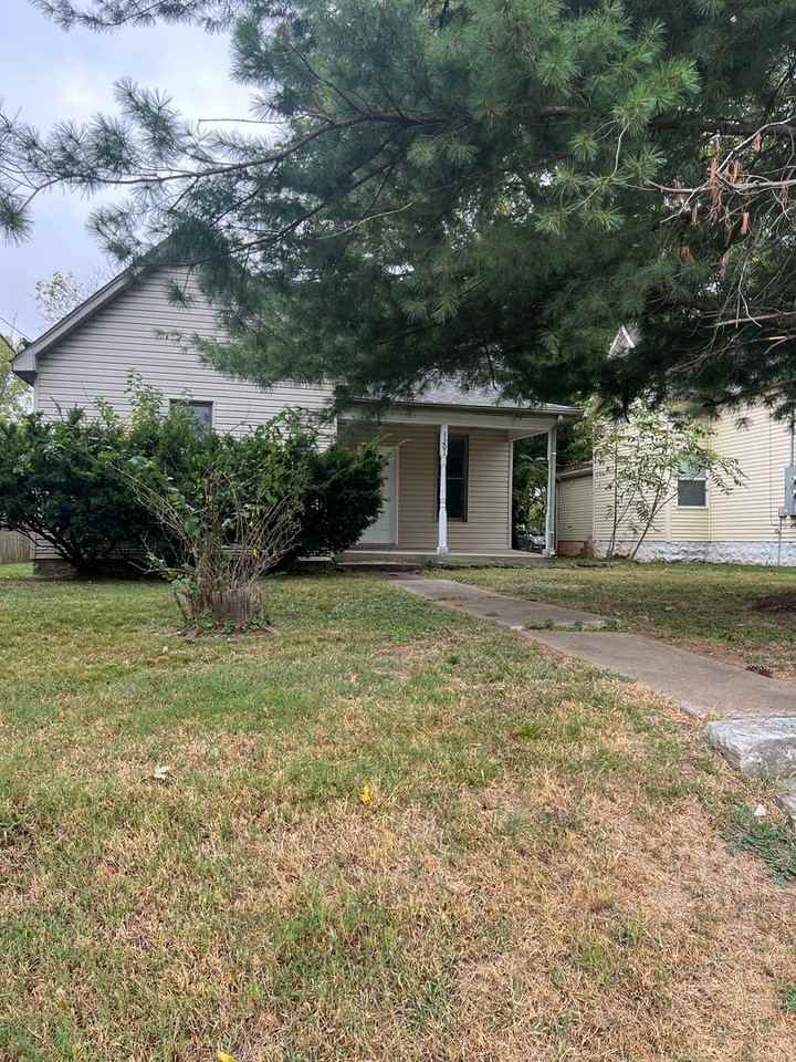 1201 W Walnut St - Photo 2 of 17