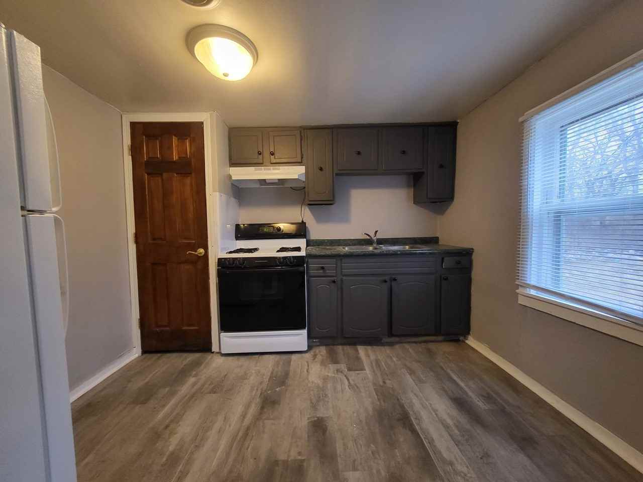 fairview ave 2104 - Photo 3 of 14