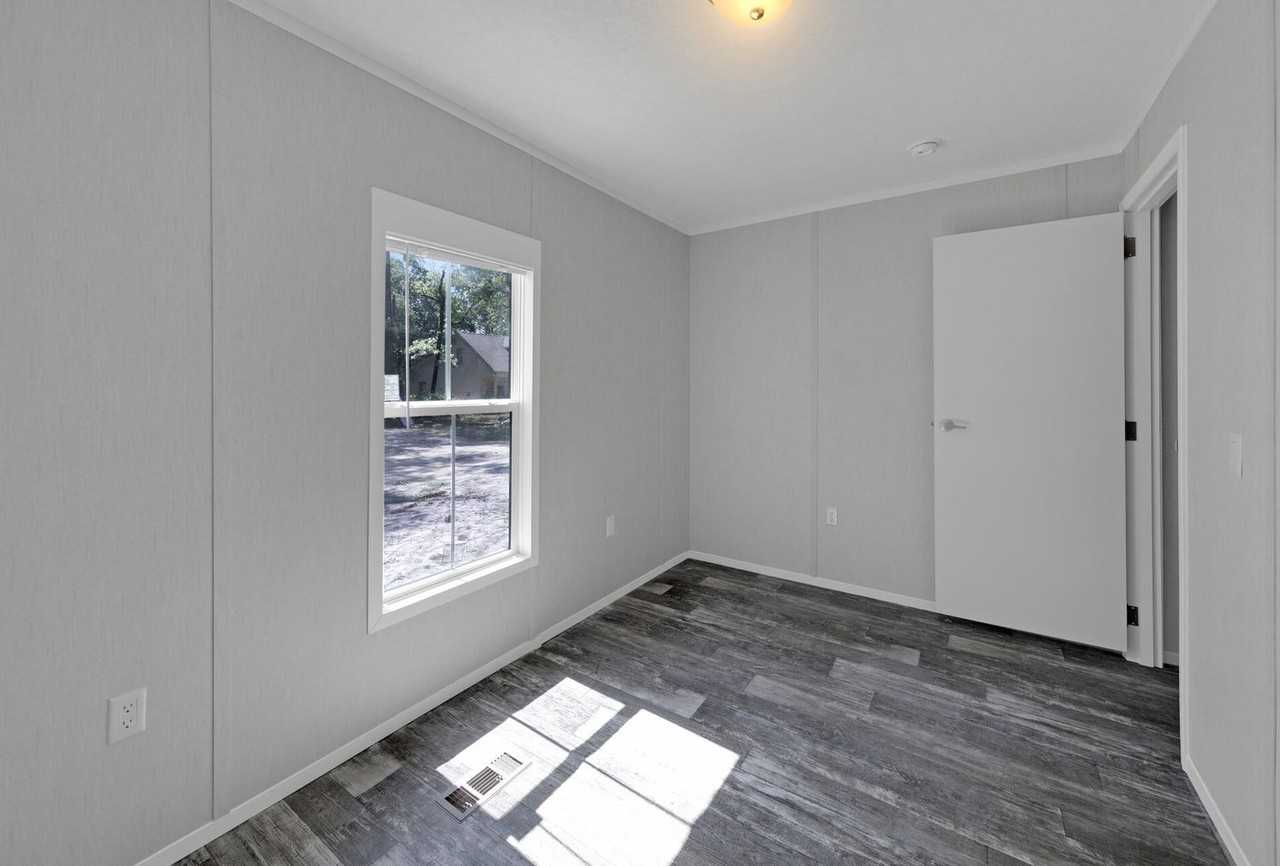 207 Laurel Lane - Photo 5 of 19