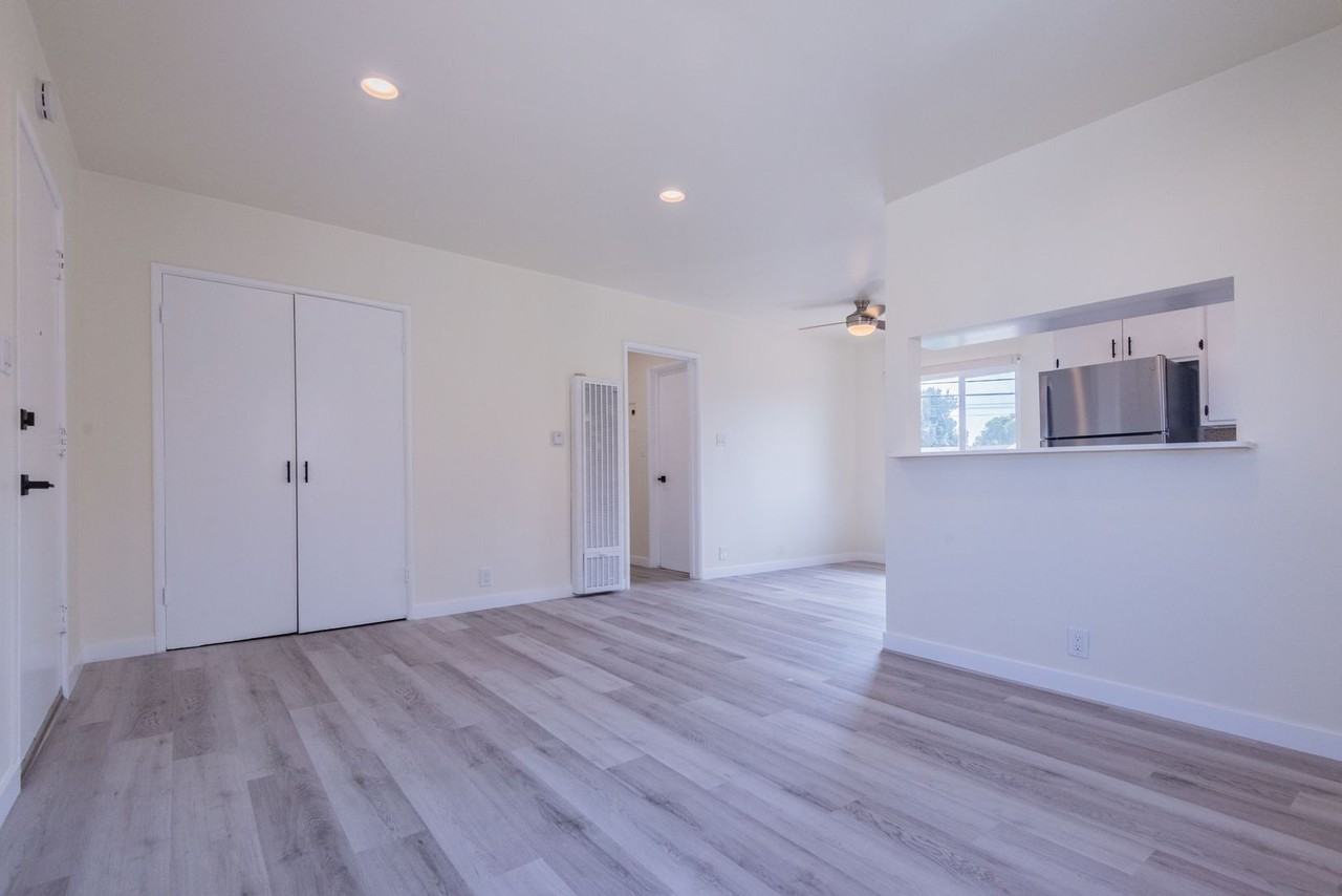 Pullman Lane Residences - Photo 5 of 50