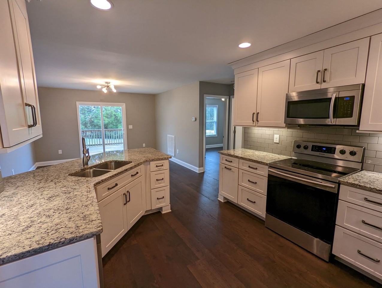 1895 Sheffield Ln - Photo 7 of 15