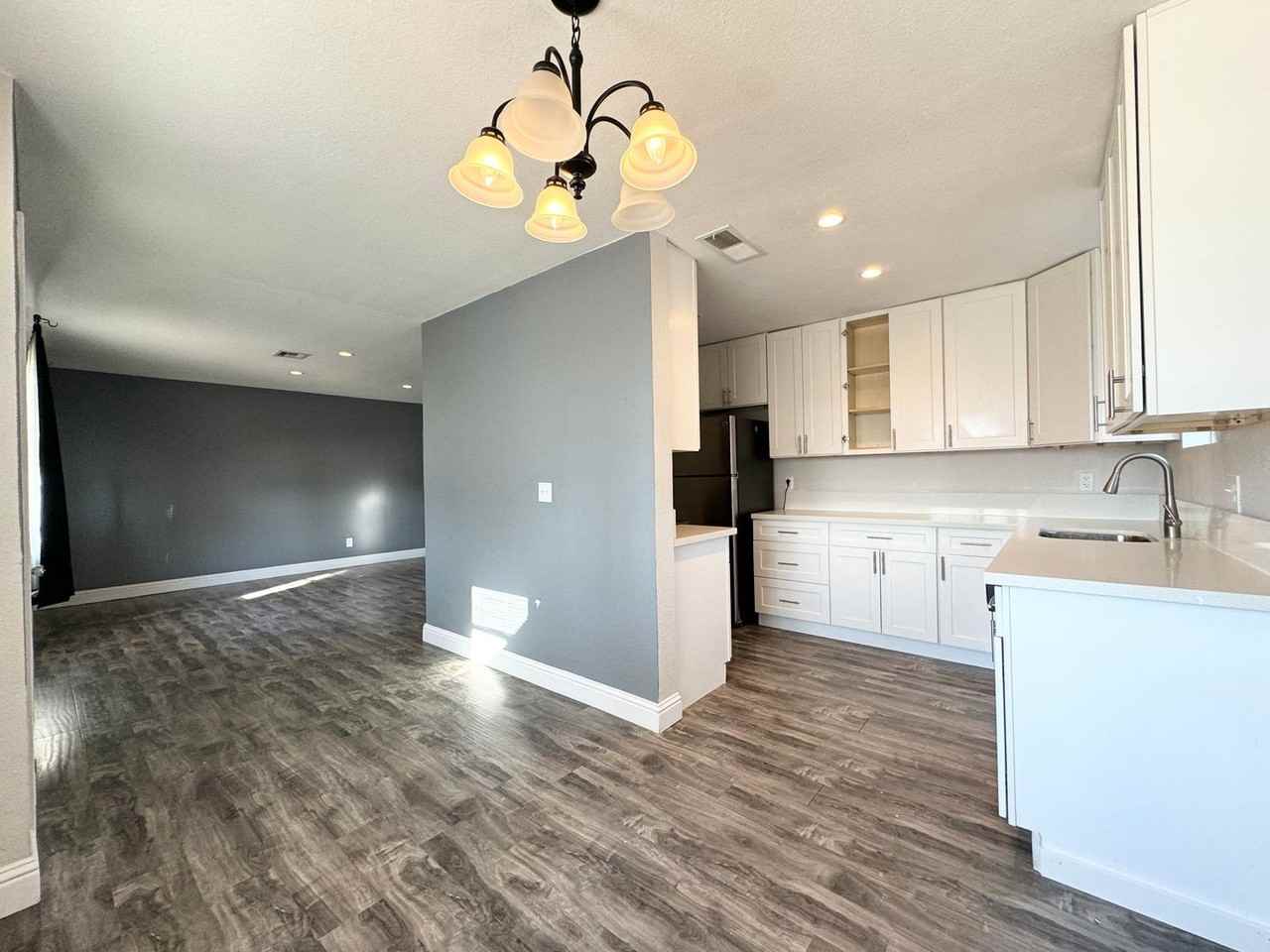 300 W Avenida Cerca - Photo 2 of 26