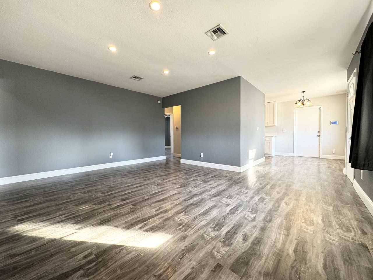 300 W Avenida Cerca - Photo 3 of 26