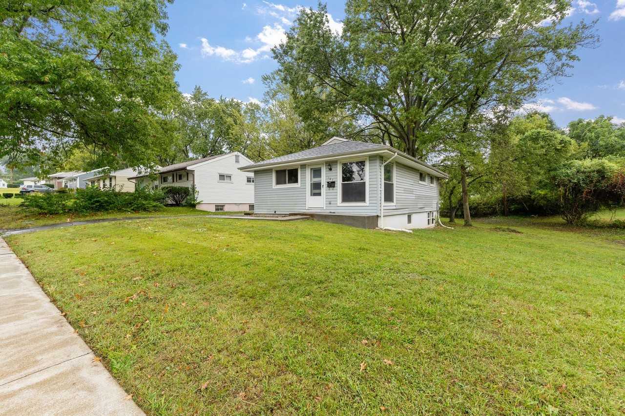 7830 Blandford Dr - Photo 2 of 18