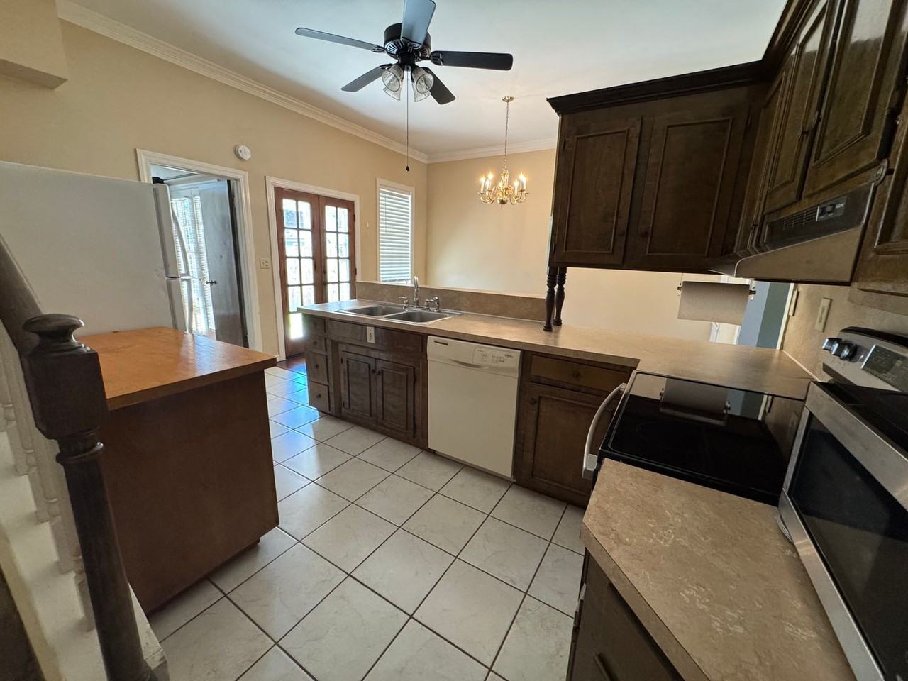 3815 Creswell Ave - Photo 4 of 14