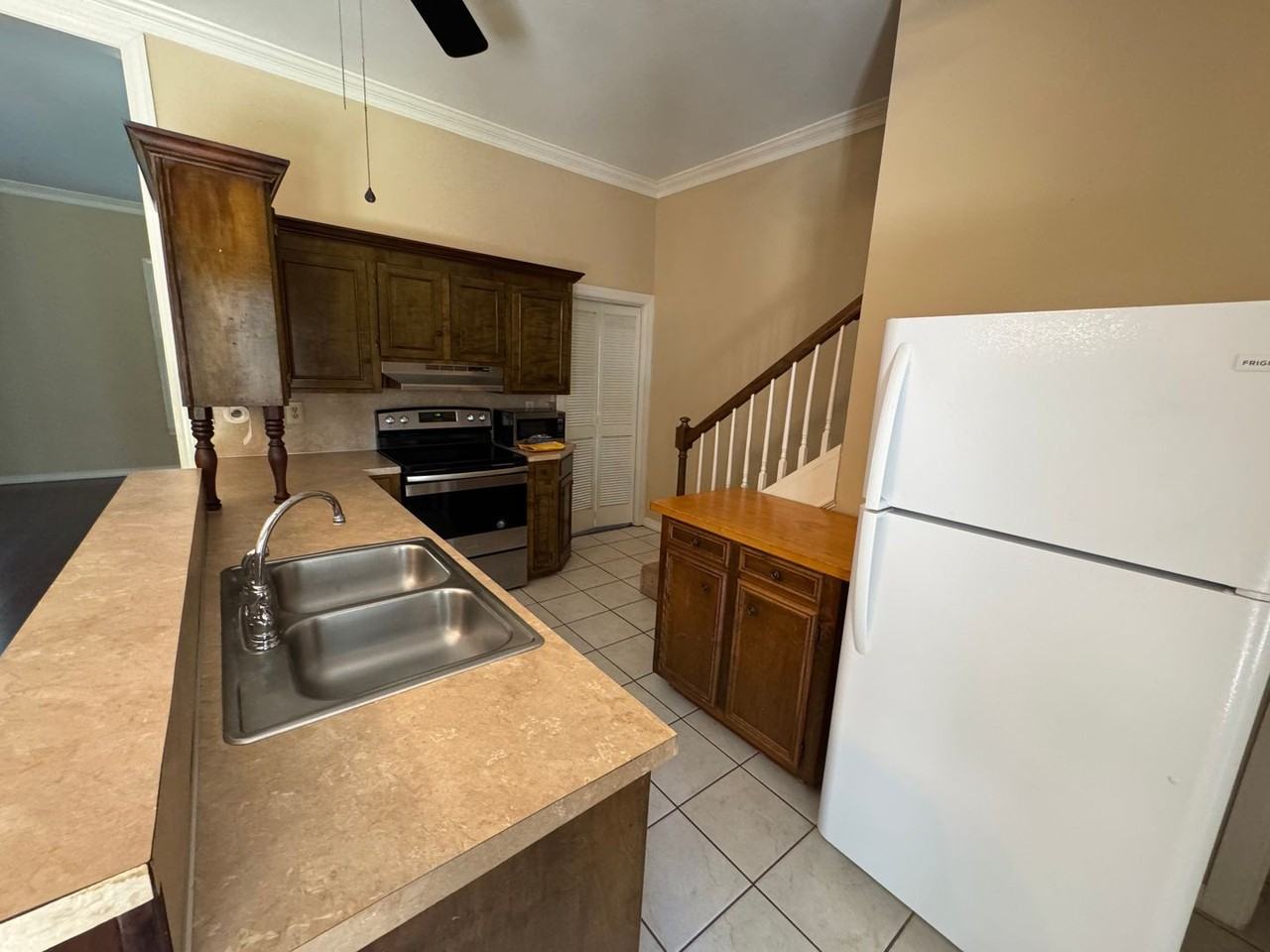 3815 Creswell Ave - Photo 3 of 14