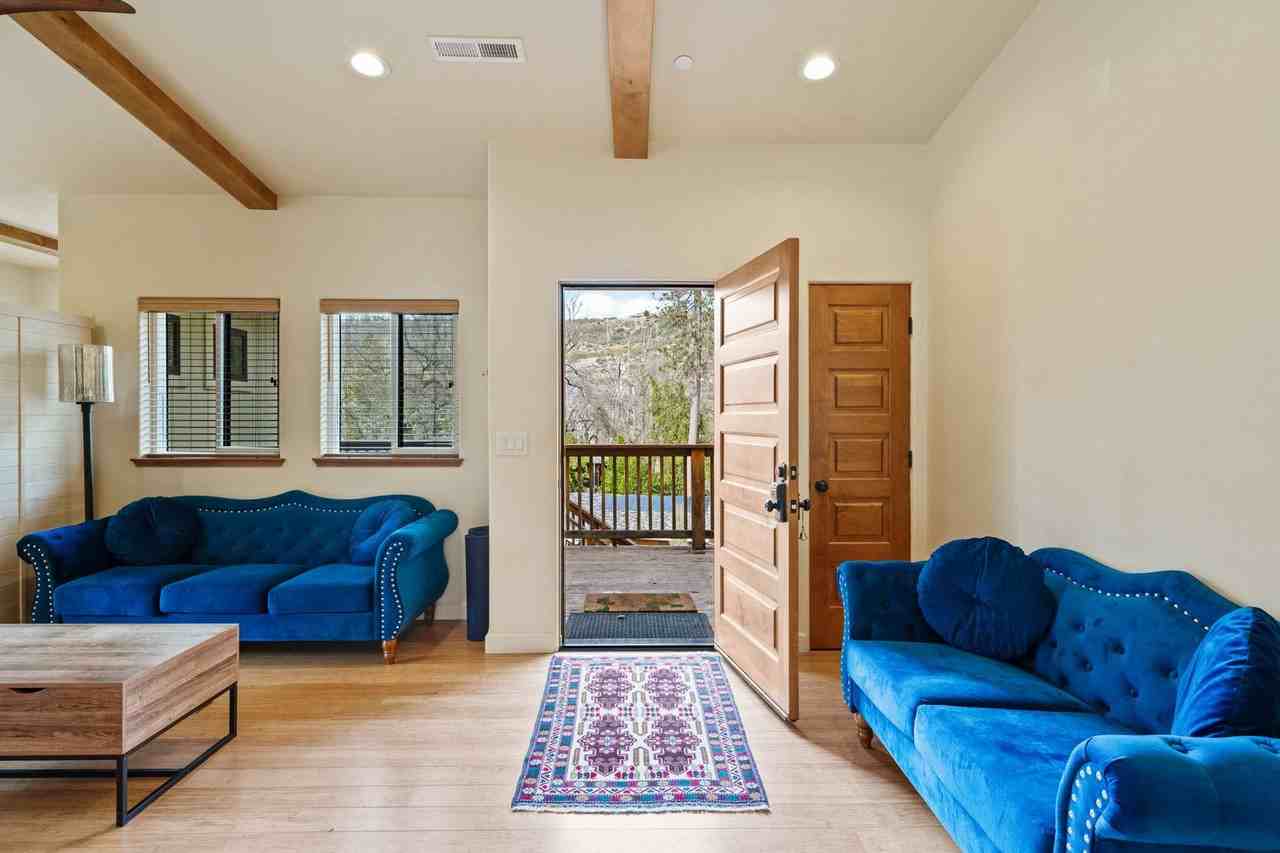 9394 Kelsey Creek Dr W - Photo 3 of 50