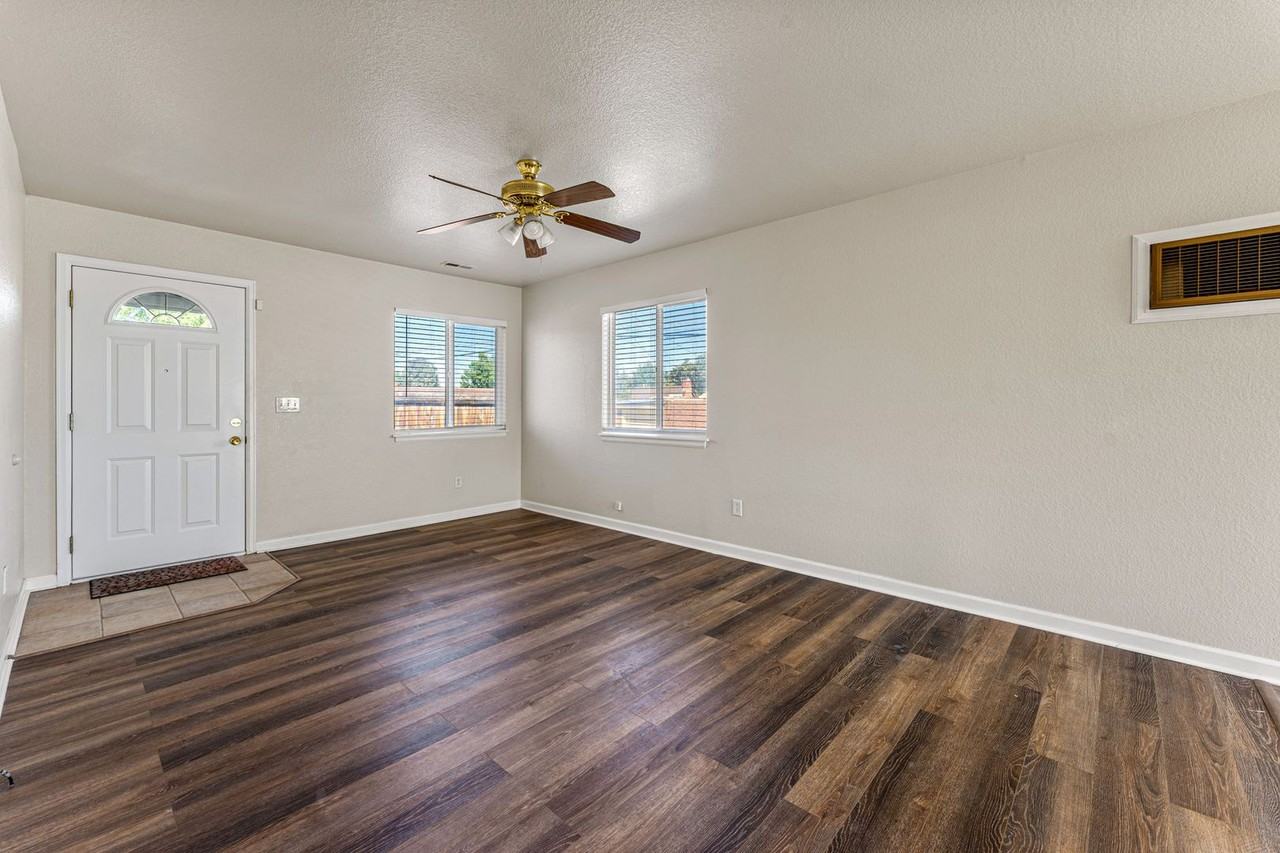 4618 Federal Boulevard - Photo 5 of 21