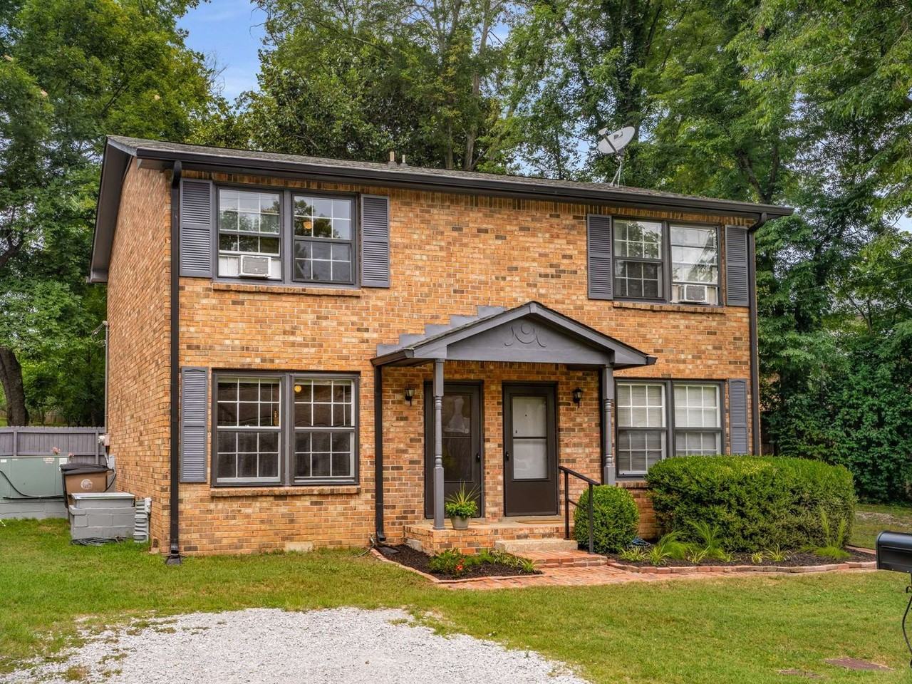 4115 Rockdale Ave - Photo 2 of 33