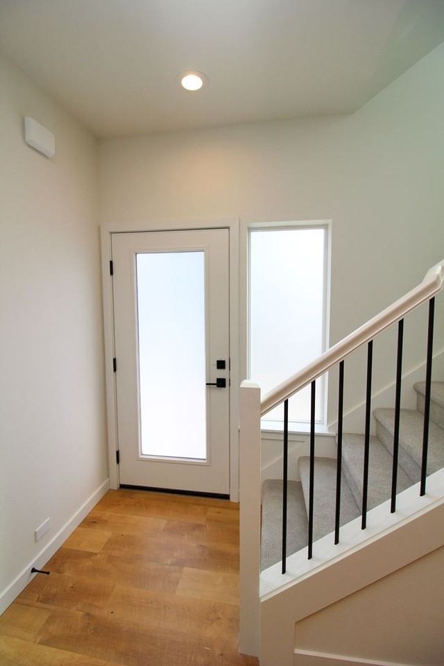 5725 S Kelly Ave - Photo 4 of 27