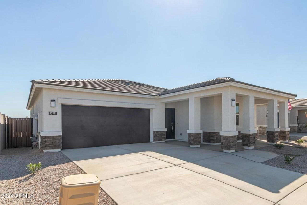 15371 W Smoketree Dr - Photo 4 of 41