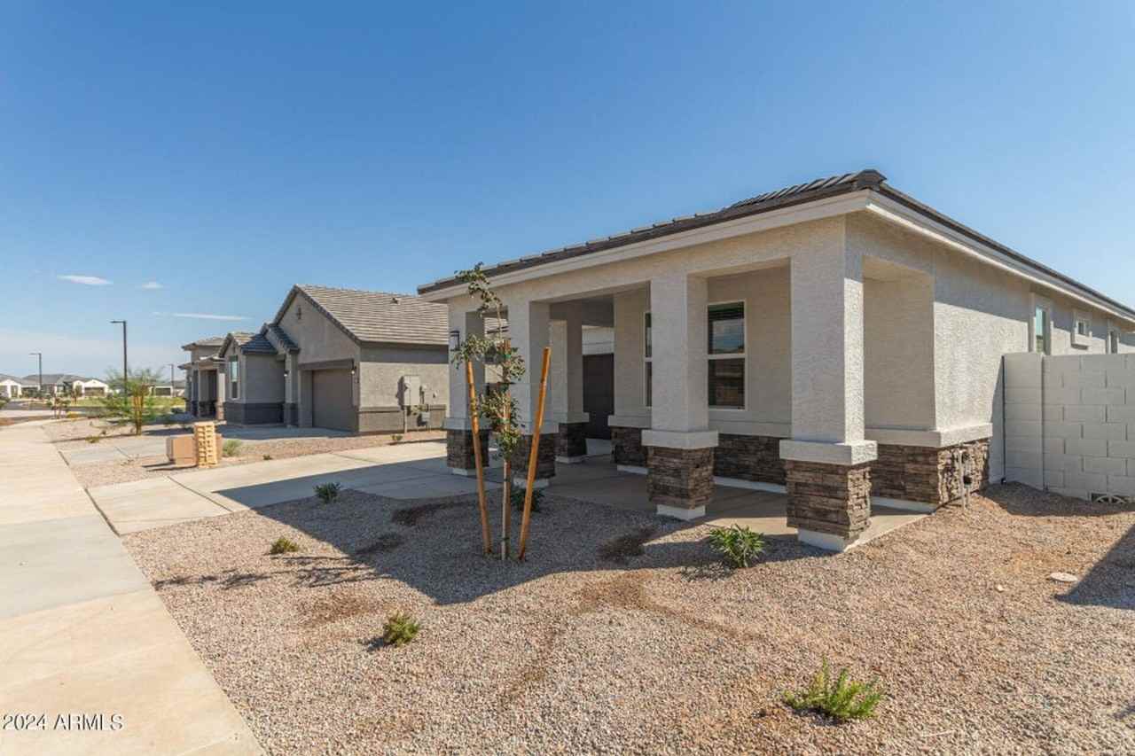 15371 W Smoketree Dr - Photo 5 of 41