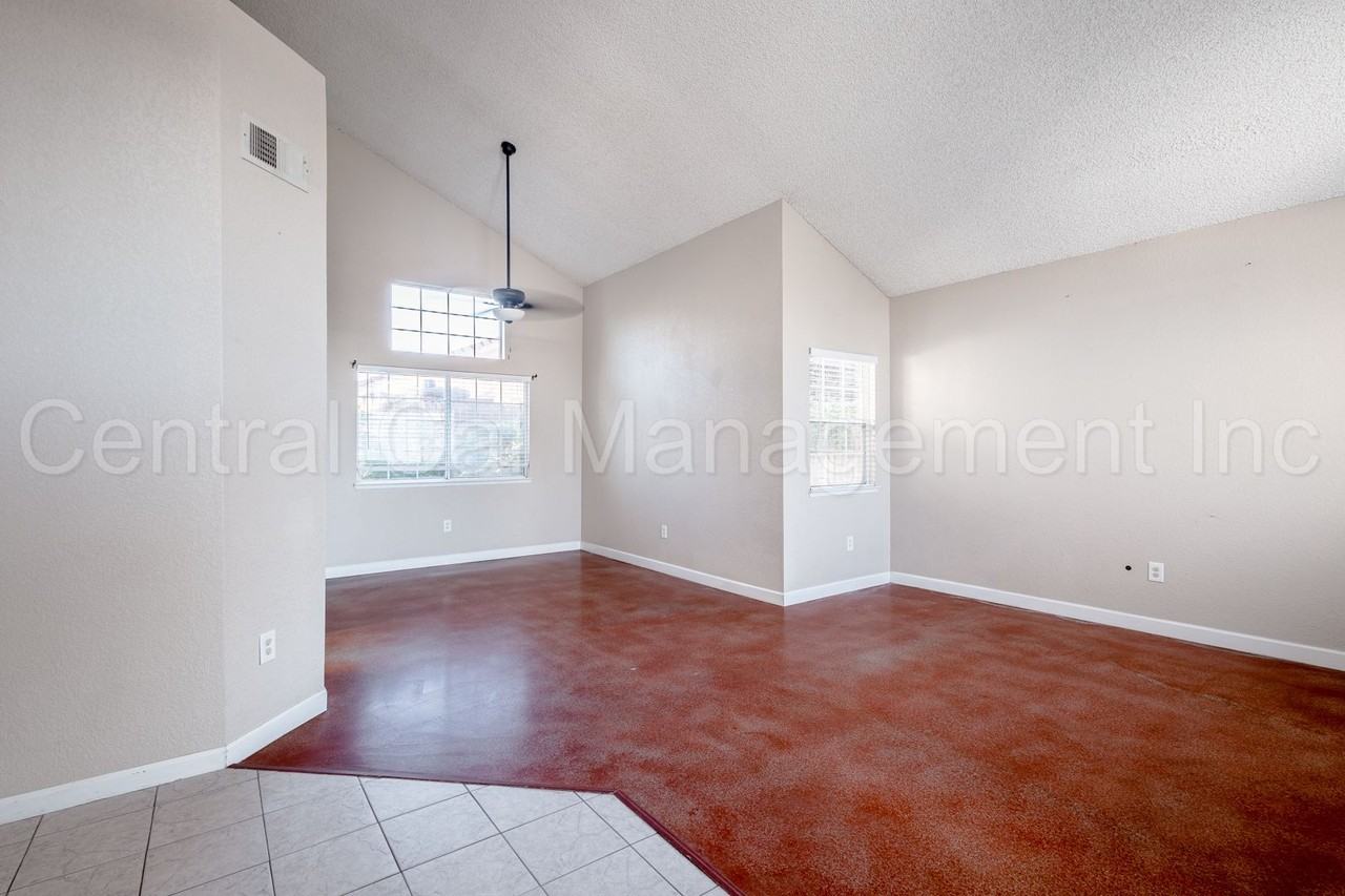 8004 Rushing River Ct - Photo 3 of 25