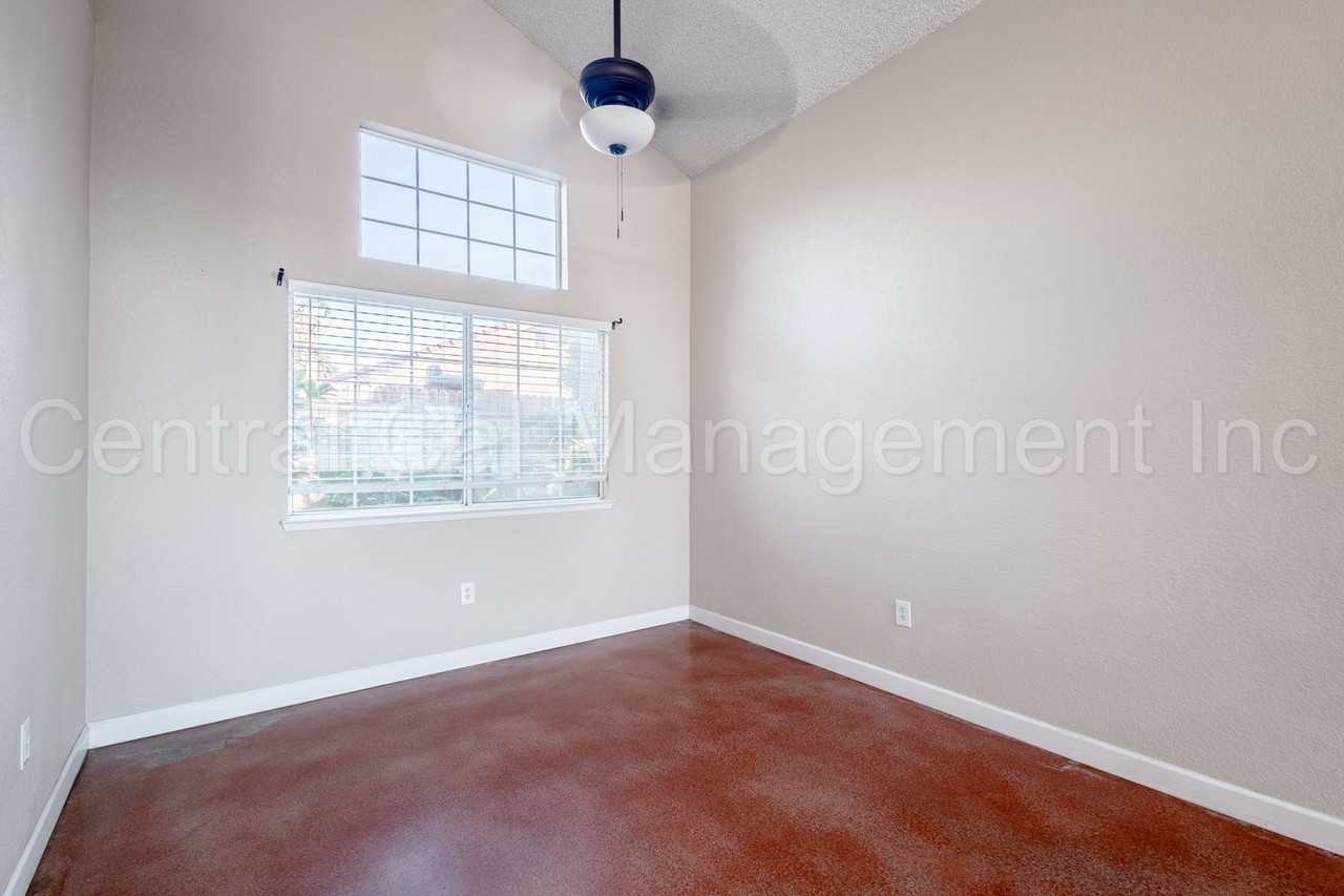 8004 Rushing River Ct - Photo 5 of 25