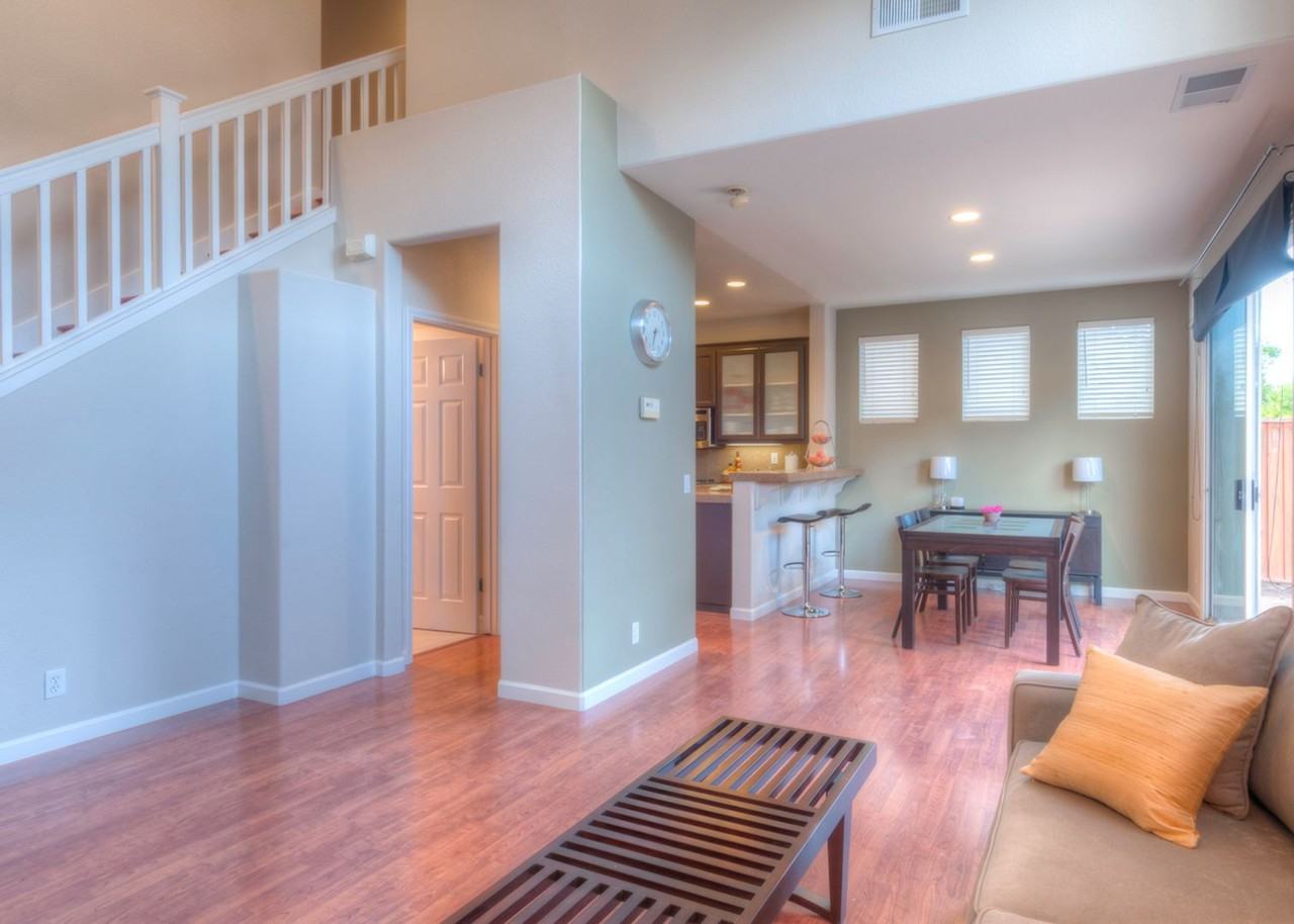 1950 Wayne Cir - Photo 4 of 18