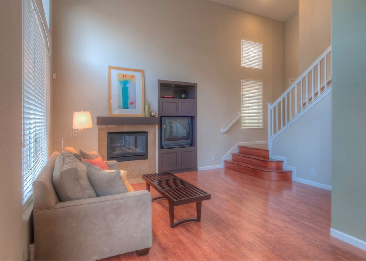 1950 Wayne Cir - Photo 6 of 18