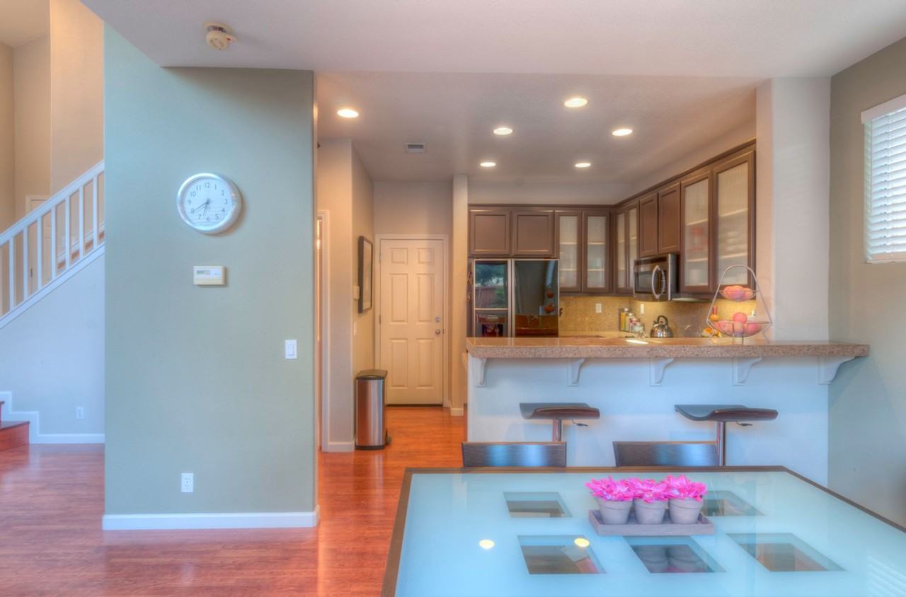 1950 Wayne Cir - Photo 7 of 18