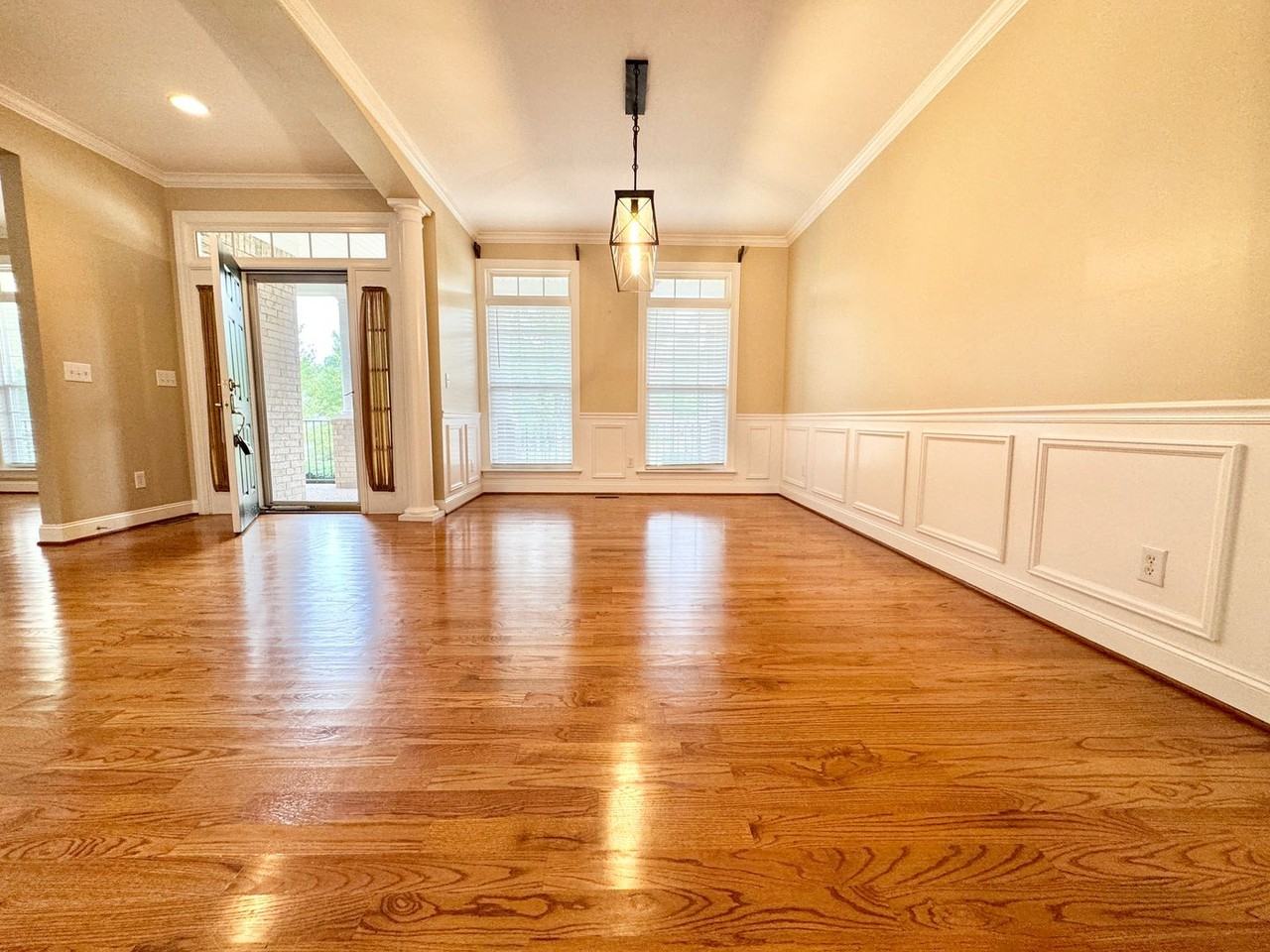 1554 Towne Park Ln - Photo 3 of 26